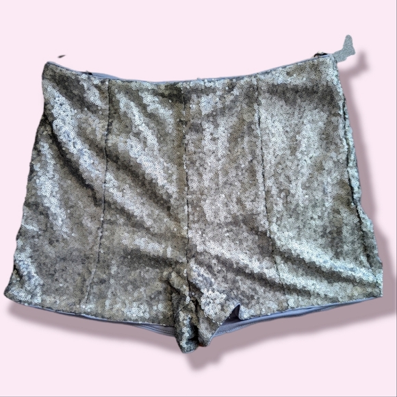 Forever 21 Sequin Shorts silver sz L NWT - Picture 1 of 5
